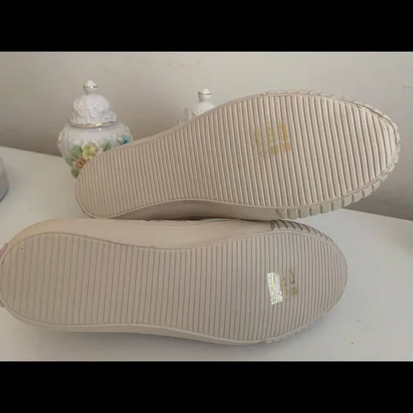 Floral High-Top Sneakers - Picture 8 of 11